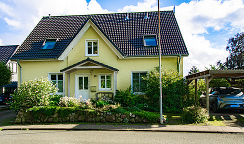 Großzügiges Familienhaus mit Weitblick,  PV-Anlage und modernem Energiekonzept in Ratzbek