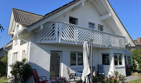 Innovative architect-designed house with panoramic views; spacious living areas; modern energy supply.