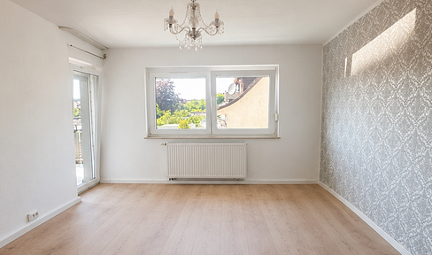 Gepflegte Wohnung mit großzügigem Grundriss inklusive Einbauküche