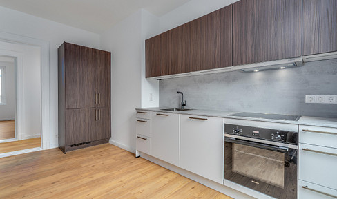 Kernsanierter 3-Zimmer-Altbau in Berlin-Köpenick: Erstbezug mit Wohnküche, Tageslichtbad und Balkon