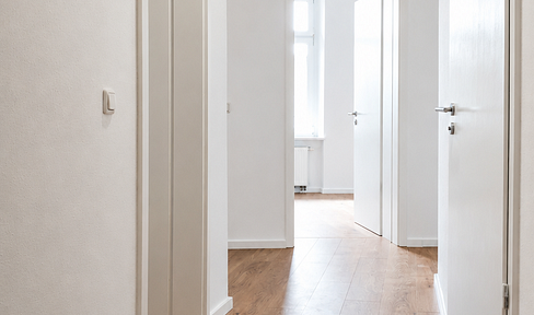 helle & sanierte 3-Raum Wohnung im Hochparterre ab Okt/Nov.