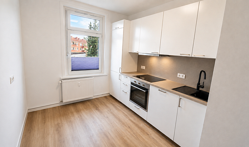 Freie sanierte 2-Zimmer-Wohnung in Lübeck – Kronsforder Allee