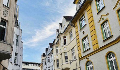 EG 3 Zi.-TOP Lage Schelfstadt, sanierter Altbau,sehr hell ,S/W Balkon,neue EBK