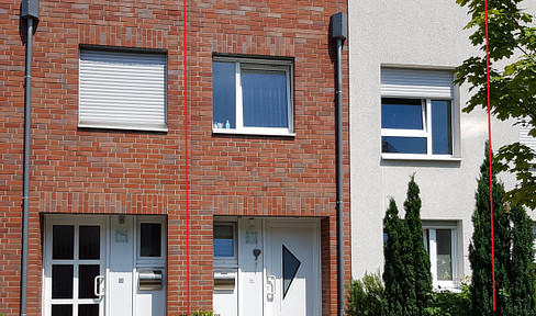 Schönes, ruhig gelegenes Reihenmittelhaus (Energiekl. B), 4 Zi, 2 Bäder, Garage, 200m zur U-Bahn