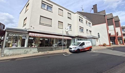 Großzügige 2-Zimmer-Wohnung mit Balkon & Parkett – ca. 94 m² zentral in Schotten