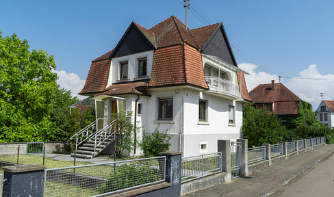 Villenartiges Einfamilienhaus auf großzügigem Grundstück mit zusätzlicher Bebauungsmöglichkeit