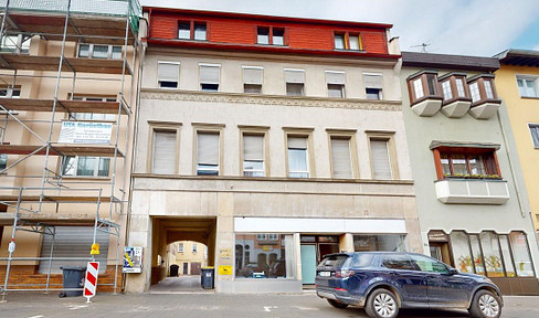 Spacious commercial space with many possibilities (can be divided) in a central location in Bingen.