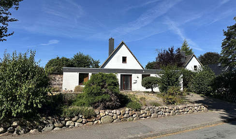 Oersdorf - Architect-designed house with character, situated on a spacious plot.