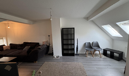 Gepflegte 2,5 Zimmer Wohnung mit eigenem Garten