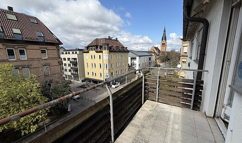 Frisch komplettsanierte 4-Zimmer-Wohnung mit Einbauküche & Balkon in Stuttgart-Bad Cannstatt