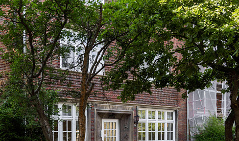 Spacious garden maisonette apartment, spread over two levels, located in Hamburg-Eilbek.