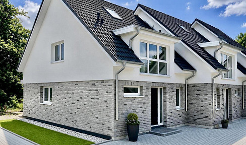 New terraced house with lake views and immediate proximity to the forest.