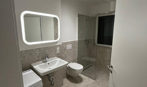 3 rooms in a shared apartment, in a prime location.