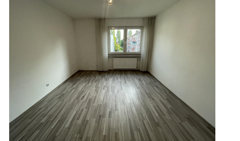 Bright 2-room apartment with fitted kitchen, located near the Europaviertel (European Quarter).