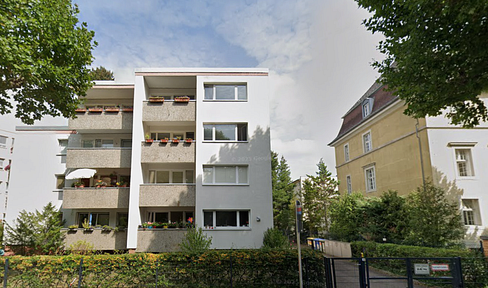 2-Zimmer mit Balkon, Stellplatz & saniertem Bad – vermietete Kapitalanlage