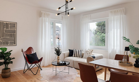 Frankfurt right on your doorstep: a high-quality 84 m² apartment with a balcony, located in a stylish building with just three units.