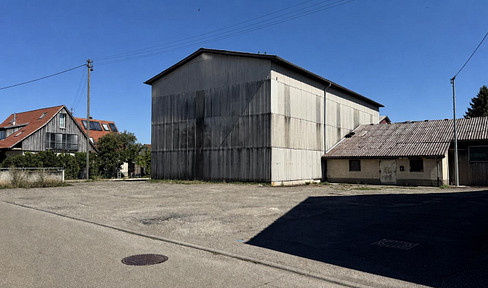 Ca. 683 m² Lagerhallen mit ca. 1700 m² Freifläche – teilbar – von privat
