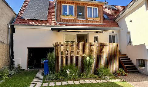 Einfamilienhaus - kernsaniert mit Innenhof und Garten, Scheune, PV