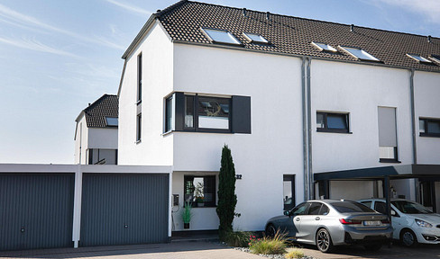 Reihenendhaus KfW 55 mit Wintergarten in Langenfeld