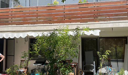 Quiet apartment with a large garden.