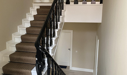 Schicke 2-Zimmer-Wohnung in klassischer Stadtvilla  PROVISIONSFREI ! (weitere Wohnungen vorhanden)