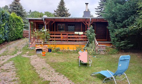 Recreational property with a residential bungalow and development potential in Mützdorf (building land!) - immediately habitable.