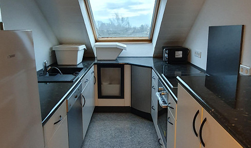 Well-maintained 3-room apartment in the attic of a building, located in Mönchengladbach-Venn.
