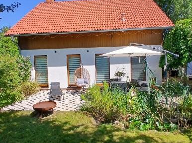 Exclusive family estate in a green setting – a tranquil oasis in a prime location in Berlin.