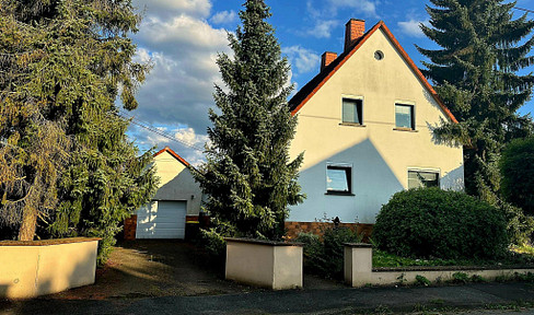 Wohnensemble aus zwei verbundenen Hausteilen – 244 m² Wohnfläche, Wintergarten & Sauna