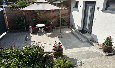 Small, modern house perfect for a single person or commuter.