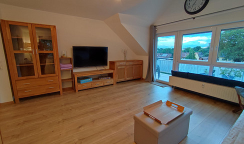 Provisionsfrei: Lichtdurchflutete DG-Wohnung mit 16 m² Dachterrasse, Aufzug & TG-Stellplatz