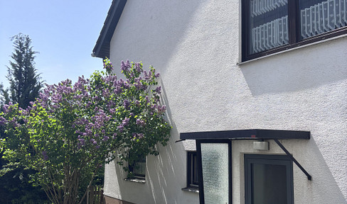 Erstbezug nach Renovierung: Gemütliche 2 Zimmer Wohnung mit eigenem Eingang und Garten in Gültlingen