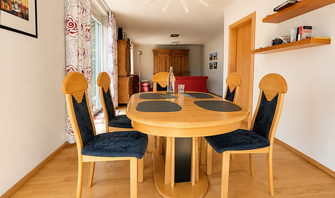 Bright, family-friendly semi-detached house with a south-facing orientation, garden, and terrace.