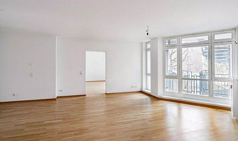 Frisch renoviert: Großzügige 140 m² Etagenwohnung mit Süd-Balkon, Parkett, Duschbad & TG-Stellplatz