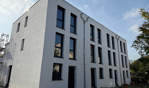 Terraced house with a rooftop terrace - Completion scheduled for March 2026.