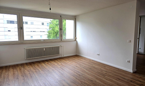 Helle, neu renovierte 2-Zimmer Wohnung mit Balkon und Tiefgarage