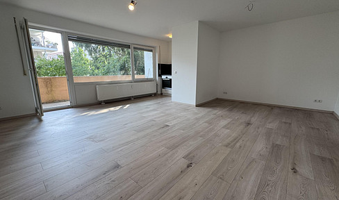 TOP RENOVIERTE 1-ZIMMER-WOHNUNG MIT NEUER EBK, BALKON & PKW-STELLPLATZ