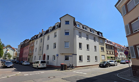 Große 4-Zimmer-Dachgeschosswohnung in Pforzheim-Brötzingen, ca. 110 m², saniertes Mehrfamilienhaus