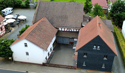 Wohnhaus mit Bauernhof