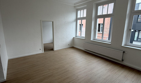 Newly renovated 2-room apartment in a historic building.