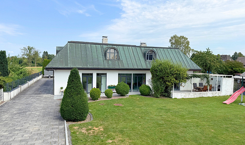 Exklusive Architektenvilla mit unverbaubarem Blick auf die Ilmenauwiesen