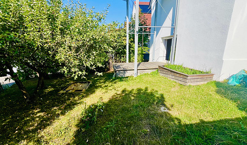 Kernsanierte EG-Wohnung mit eigenem Garten