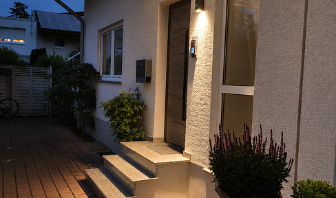 Hochwertige Doppelhaushälfte mit Galerie & Empore in Lorsch an der Bergstraße