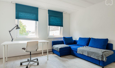 Bezugsfrei & Möbliert: Hell geschnittene 2-Zi.-ETW mit Balkon in Essen-Ostviertel (Provisionsfrei)