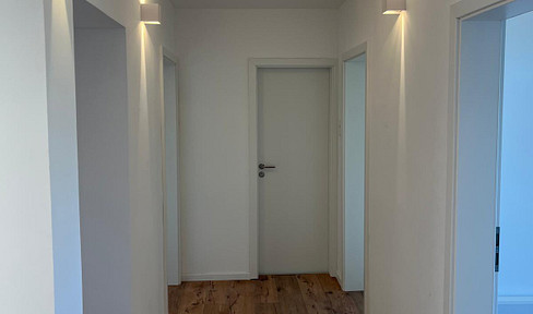 4-person shared apartment - Brand new after renovation - Cold rent per room: €550 to €700.