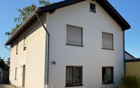Practical two-family house in a scenic location in Bonn-Muffendorf.