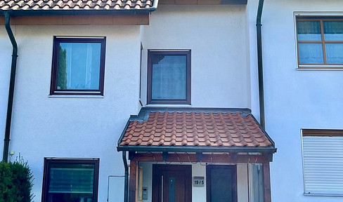 Modernisiertes Split-Level-Reihenhaus mit Garten, Kamin, PV-Anlage & Tesla Powerwall in Bernhausen