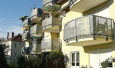 2-room apartment with 2 balconies and underground parking in 01129 Dresden.