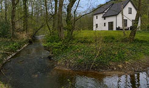 Odenthal ihr Haus am Bach nach KFW 55 EE Standard inkl WP Klima Solar und Wallbox