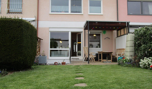 Move in immediately and enjoy your own house with a garden, just outside of Munich.